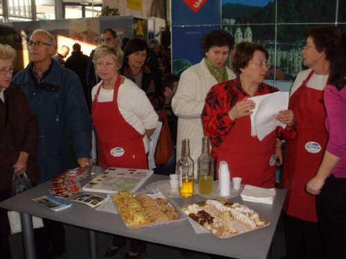 članice TD - Mengeš s predsednico gospo Zorko Požar